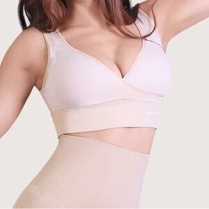 NWT! Women’s‎ Sankom Beige Crossover Cooling Bra